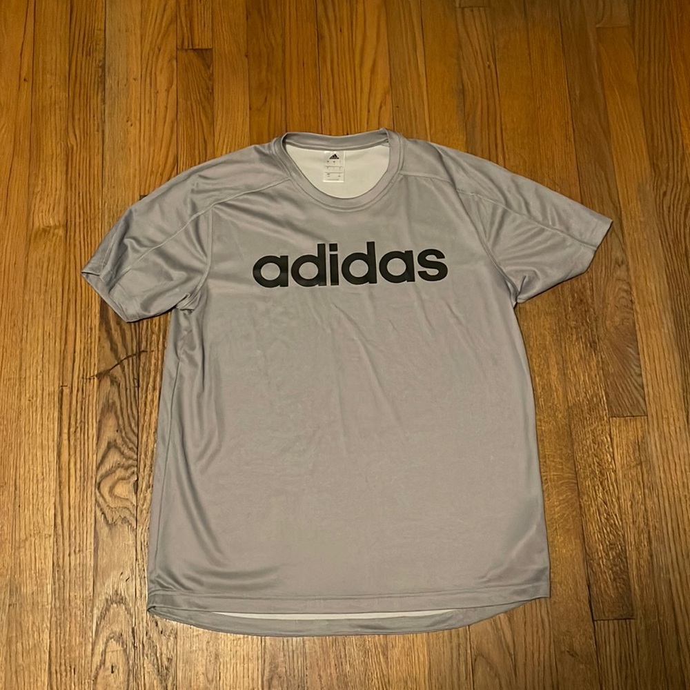 grey adidas tshirt